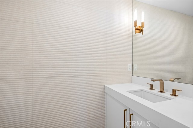 Detail Gallery Image 29 of 39 For 403 Serra Drive, Corona Del Mar,  CA 92625 - 3 Beds | 2/1 Baths