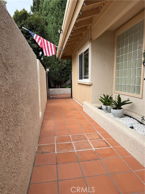 25222 Tasman Road, Laguna Hills CA: https://media.crmls.org/medias/27cade33-f415-4ff7-b34e-4b557b403f2f.jpg