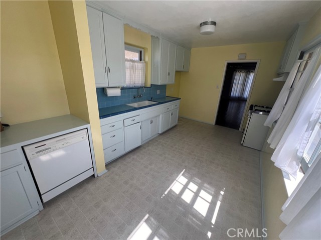 Detail Gallery Image 9 of 23 For 1107 Florida St, Huntington Beach,  CA 92648 - 3 Beds | 2 Baths