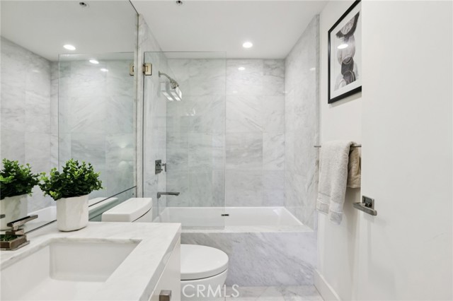 Detail Gallery Image 45 of 67 For 1040 4th #407,  Santa Monica,  CA 90403 - 3 Beds | 3/1 Baths