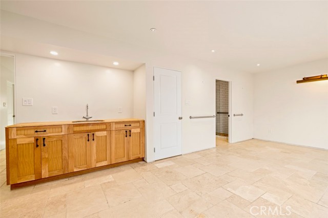 Detail Gallery Image 28 of 59 For 89 Rivo Alto Canal, Long Beach,  CA 90803 - 5 Beds | 3/1 Baths