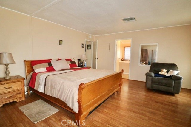 12623 Lake Frost Way, La Mirada CA: https://media.crmls.org/medias/27cbed14-d814-4d3f-8fee-9ec3bd44b1d6.jpg