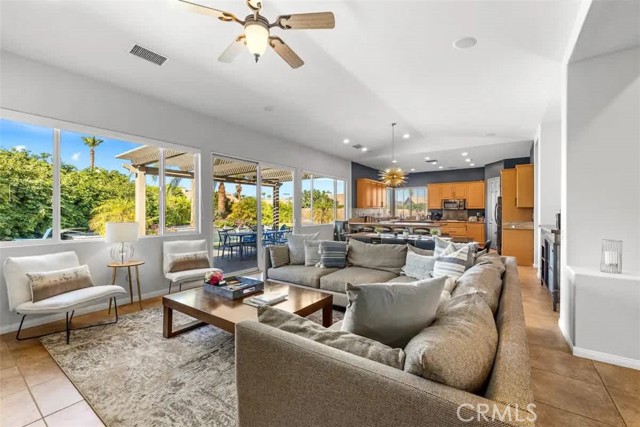 Detail Gallery Image 11 of 63 For 44260 via Coronado, La Quinta,  CA 92253 - 6 Beds | 3 Baths