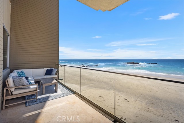 31755 Coast, Laguna Beach CA: https://media.crmls.org/medias/27ccc4de-b0ee-497d-8887-dcc7c5a10828.jpg