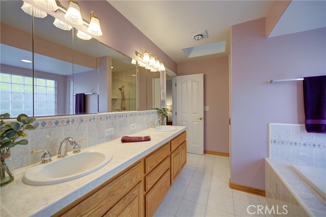 585 Red Tail Meadow Lane, Arroyo Grande CA: https://media.crmls.org/medias/27ccd02a-131b-48a8-9f71-ef3889e33da3.jpg