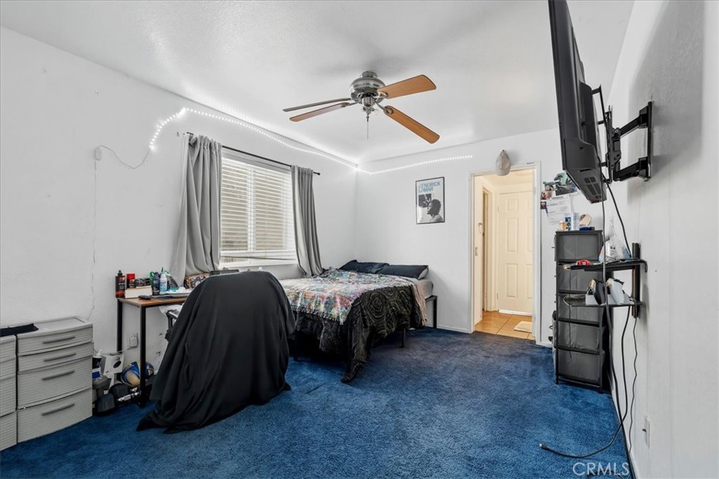 https://media.crmls.org/medias/27cd9269-b19e-4204-8760-0d4d88941907.jpg?preset=X-Large