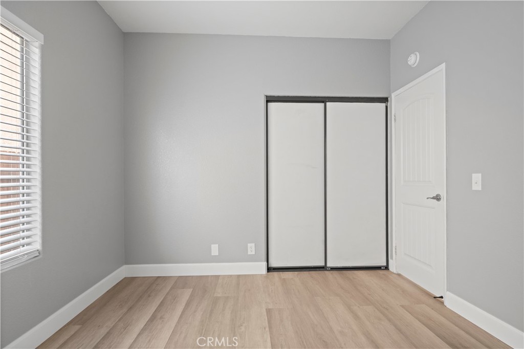 https://media.crmls.org/medias/27cdd3ee-6065-4b16-985f-92fc10fd32f0.jpg?preset=X-Large