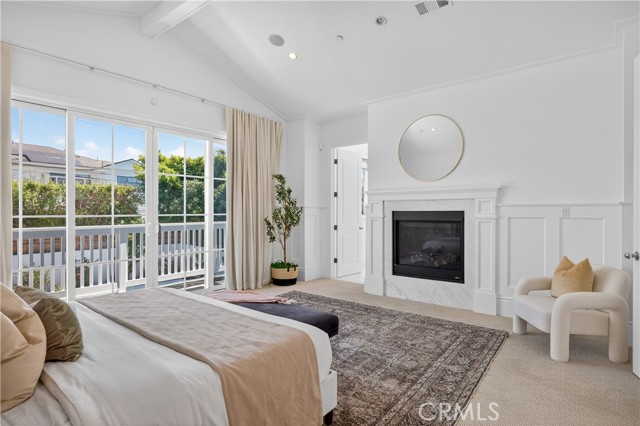 8056 Kentwood Avenue, Los Angeles CA: https://media.crmls.org/medias/27cdf550-6b19-4408-998d-d45efcd96d75.jpg