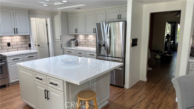 1931 N Redding Way, Upland CA: https://media.crmls.org/medias/27cf160b-b079-497d-89b6-ece282ce4477.jpg