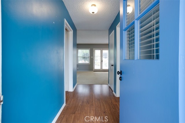 Detail Gallery Image 6 of 35 For 1906 Amber Ln, Burbank,  CA 91504 - 3 Beds | 1 Baths