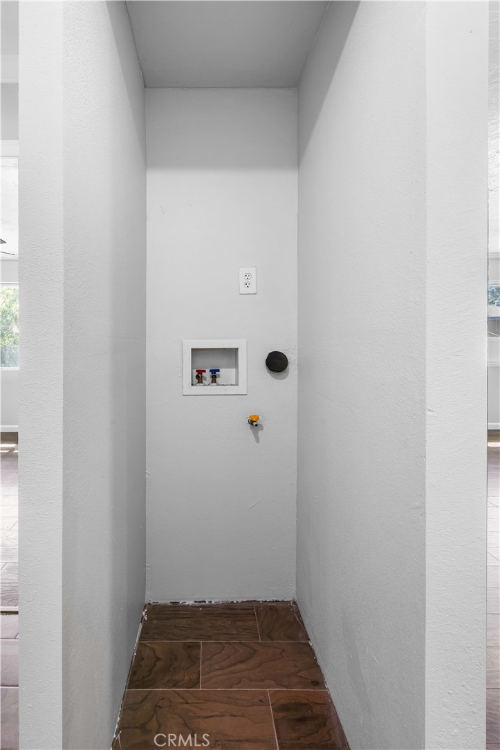 https://media.crmls.org/medias/27d0b89a-9a6b-405a-b7e2-e87ee15f01de.jpg?preset=X-Large
