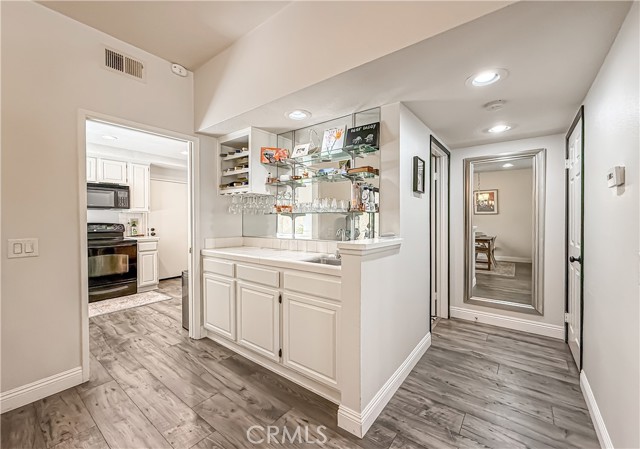 450 Country Club Drive, Simi Valley CA: https://media.crmls.org/medias/27d0f82a-9a3c-418b-bc2c-70d0e819ff02.jpg