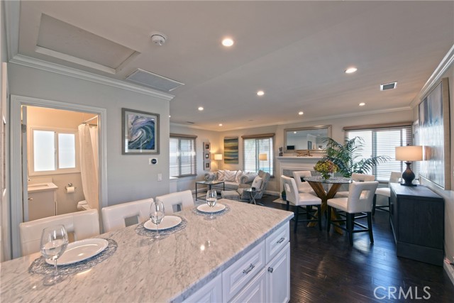 Detail Gallery Image 11 of 51 For 1319 Unit B W Bay Ave #B,  Newport Beach,  CA 92661 - 1 Beds | 1 Baths