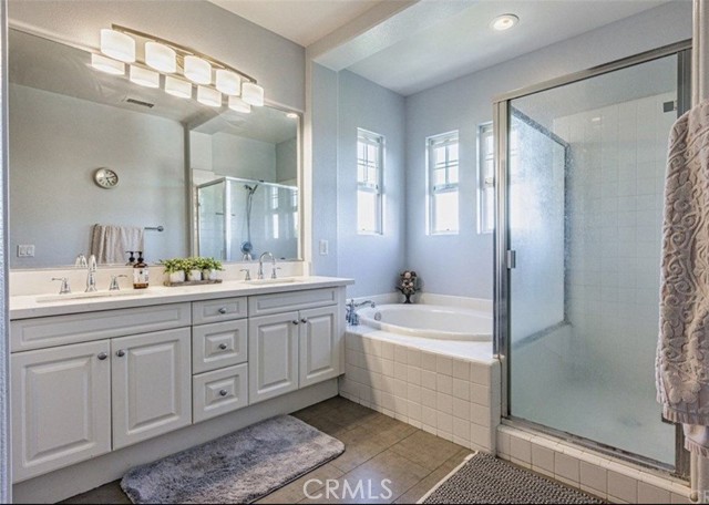 Detail Gallery Image 14 of 27 For 26852 Cottonwood Ct, Valencia,  CA 91381 - 4 Beds | 3 Baths