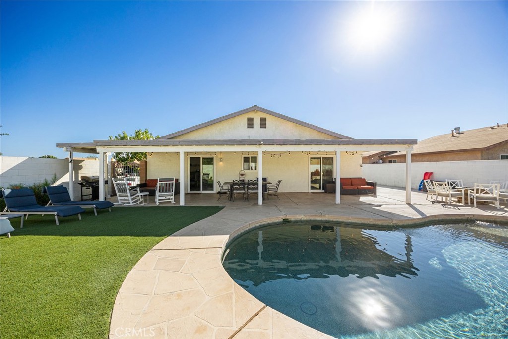 MLS #OC25274170 image #1