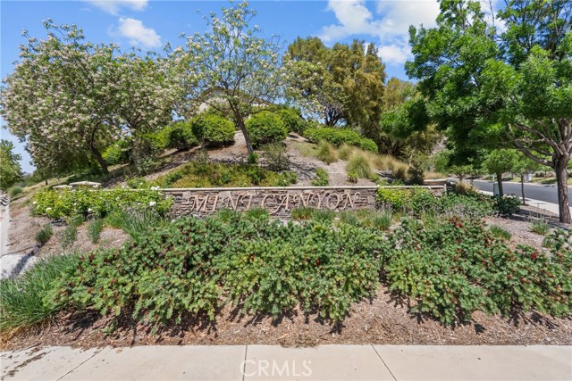 29513 Blake Way, Canyon Country CA: https://media.crmls.org/medias/27d2e4ca-3fec-44af-a019-c36ab45450cd.jpg