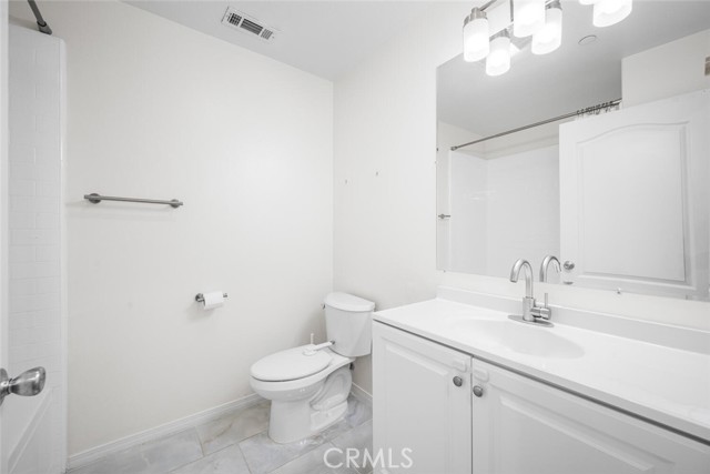 5740 S Glennie Lane, Los Angeles CA: https://media.crmls.org/medias/27d377ce-87af-4338-8c27-04d984911d03.jpg