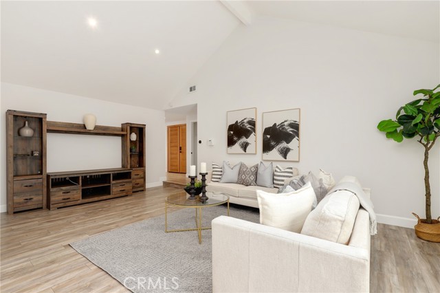17822 Aberdeen Lane, Villa Park CA: https://media.crmls.org/medias/27d53059-dd49-46b4-b5ed-7ce39937b531.jpg