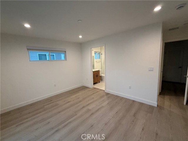 Detail Gallery Image 21 of 22 For 5972 Jamieson Ave, Encino,  CA 91316 - 3 Beds | 3 Baths