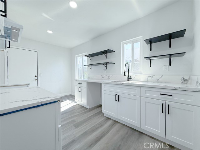 2109 E 113th Street, Los Angeles CA: https://media.crmls.org/medias/27d64abf-43b9-46b5-ab80-8a041af755e0.jpg