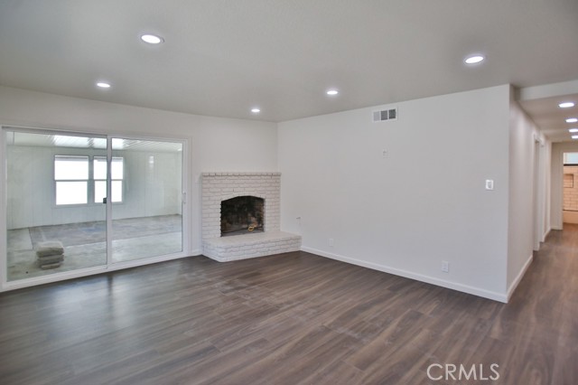 Detail Gallery Image 8 of 21 For 2037 Alco Ave, Santa Ana,  CA 92703 - 4 Beds | 2 Baths