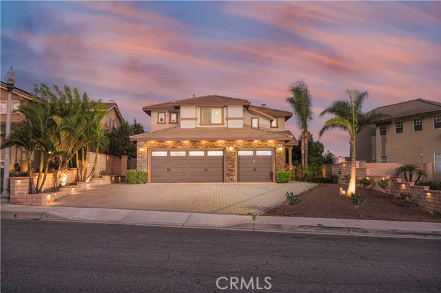 Detail Gallery Image 2 of 44 For 5569 Spur Ct, Fontana,  CA 92336 - 4 Beds | 2/1 Baths
