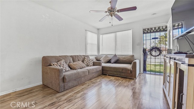 Detail Gallery Image 5 of 13 For 6546 6546 Foster Bridge Blvd, Bell Gardens,  CA 90201 - 3 Beds | 1 Baths