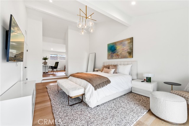 9 Jasmine Creek Dr, Corona del Mar CA: https://media.crmls.org/medias/27dafc0d-12cc-4c31-a4cf-c2f18bed867b.jpg