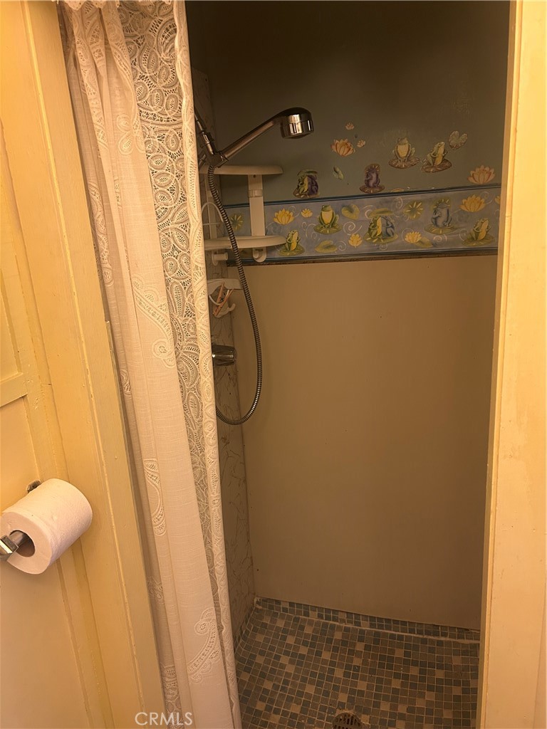 https://media.crmls.org/medias/27db206c-5b9d-472e-84d0-208dbb1dfe0c.jpg?preset=X-Large