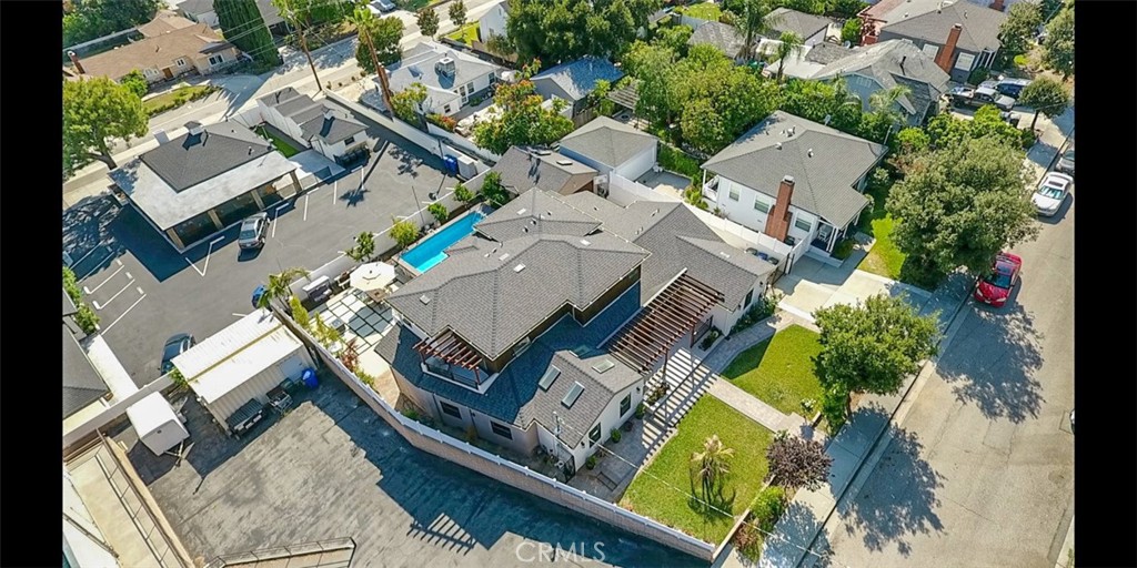 https://media.crmls.org/medias/27db8088-25d8-40e7-b874-98b4f4334aa9.jpg?preset=X-Large
