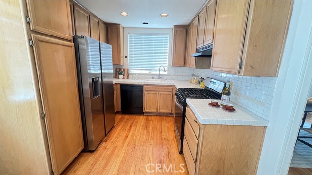 Detail Gallery Image 14 of 29 For 1830 Stoner Ave #1,  Los Angeles,  CA 90025 - 2 Beds | 3 Baths