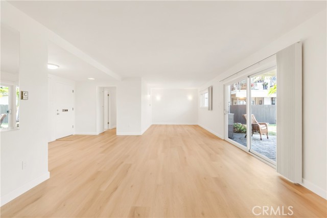 22817 Nadine Circle, Torrance CA: https://media.crmls.org/medias/27dbef93-e6a3-452f-84a1-8365403c0b66.jpg