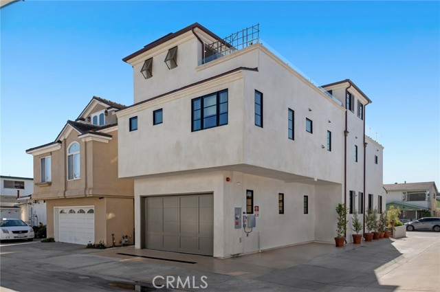 318 Coronado Street, Newport Beach CA: https://media.crmls.org/medias/27dc624b-a329-48f1-ade7-d2d445f895af.jpg