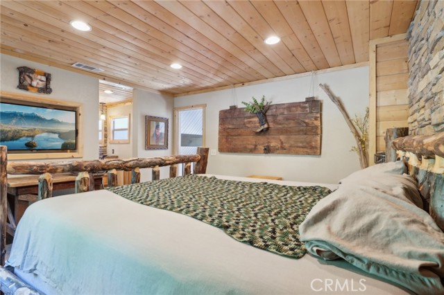 Detail Gallery Image 29 of 59 For 385 Iris Dr, Twin Peaks,  CA 92391 - 4 Beds | 3 Baths