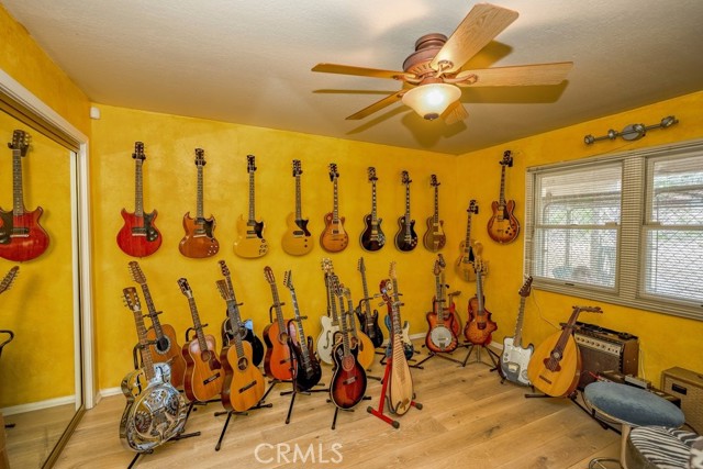 Detail Gallery Image 33 of 47 For 26615 Mountain Park Rd, Canyon Country,  CA 91387 - 3 Beds | 3 Baths