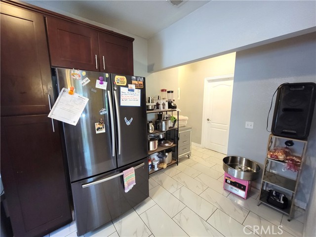 Detail Gallery Image 12 of 24 For 1265 W Mission Bld, Pomona,  CA 91766 - 3 Beds | 2 Baths