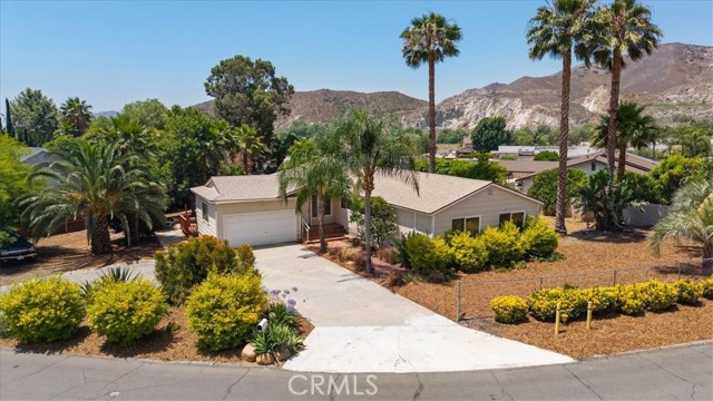 Detail Gallery Image 22 of 27 For 7070 Karen Ln, Jurupa Valley,  CA 92509 - 4 Beds | 2 Baths