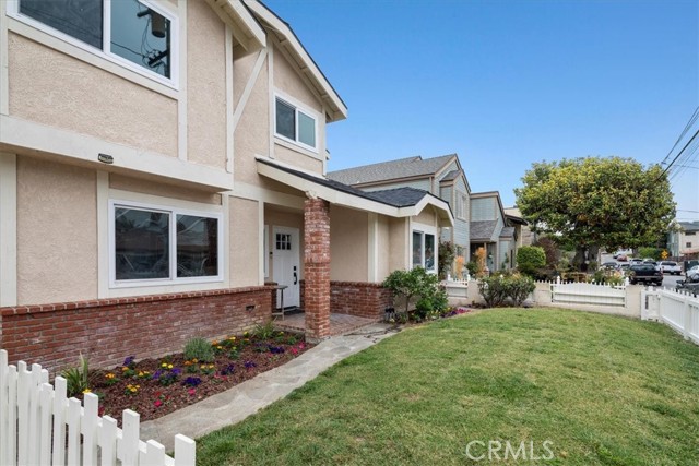 2407 Clark Lane, Redondo Beach, California 90278, 4 Bedrooms Bedrooms, ,2 BathroomsBathrooms,Residential,Sold,Clark,SB23103465