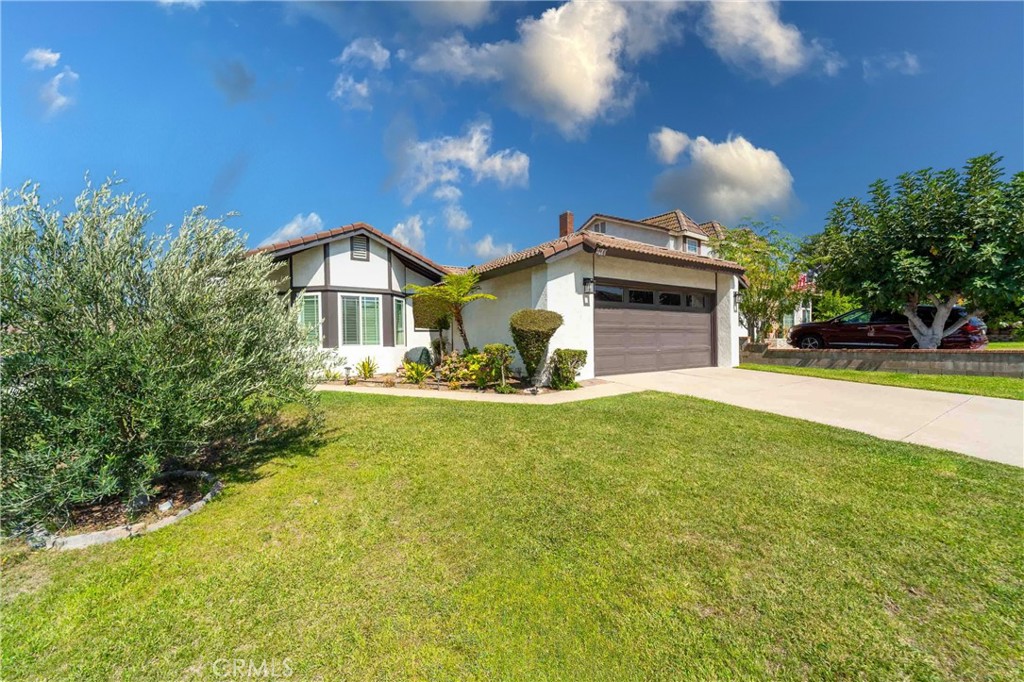 210 S Larkwood