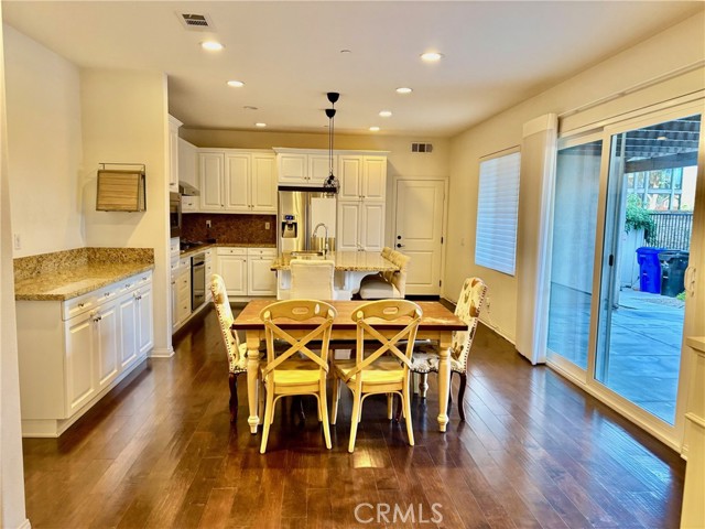 Detail Gallery Image 2 of 33 For 435 Golden Bear Ln, Upland,  CA 91786 - 4 Beds | 2/1 Baths