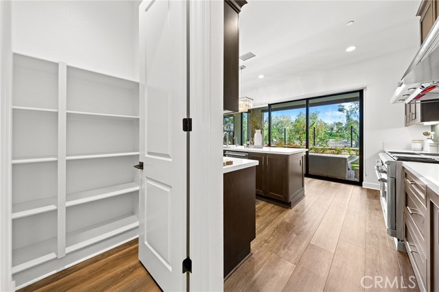 Detail Gallery Image 23 of 75 For 27 Alessio, Lake Forest,  CA 92630 - 5 Beds | 4/2 Baths