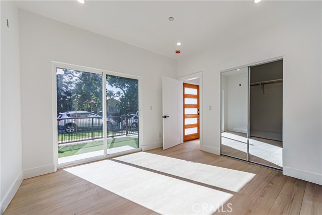 Detail Gallery Image 27 of 75 For 5209 W 20th, Los Angeles,  CA 90016 - – Beds | – Baths