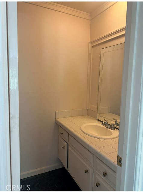 17041 Escalon Drive, Encino CA: https://media.crmls.org/medias/27e0fbc0-17e5-4c29-88eb-b0eb8c24e7fd.jpg