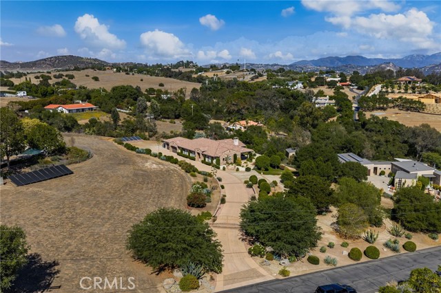 3012 Ridge Creek Drive, Fallbrook CA: https://media.crmls.org/medias/27e14ab7-431e-458d-8dd8-009621a149a1.jpg