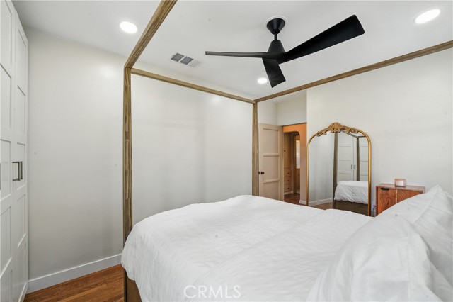 265 W Pershing Court, Covina CA: https://media.crmls.org/medias/27e18dda-5520-471e-9d70-ead0777ae952.jpg