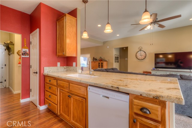 Detail Gallery Image 12 of 28 For 1022 Skyline Dr, Yuba City,  CA 95991 - 3 Beds | 2 Baths