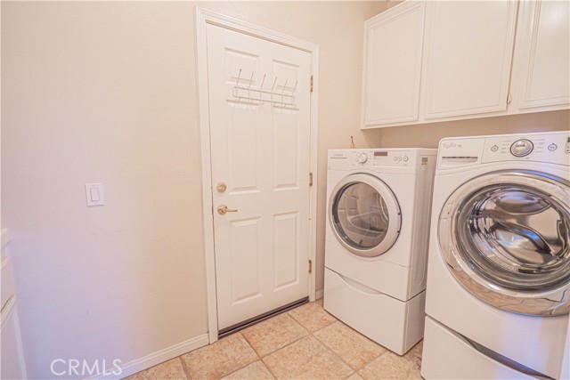 Detail Gallery Image 19 of 45 For 22440 Skylake Pl, Saugus,  CA 91390 - 5 Beds | 3/1 Baths