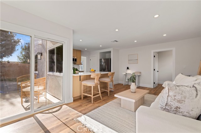 Detail Gallery Image 12 of 38 For 28218 Oaklar Dr, Saugus,  CA 91350 - 4 Beds | 3 Baths