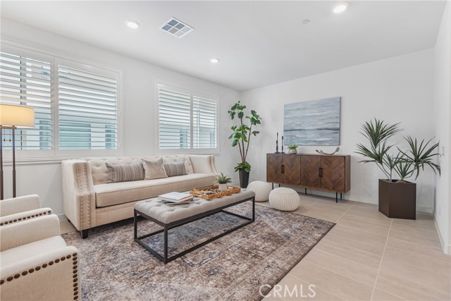 285 Lodestar, Tustin CA: https://media.crmls.org/medias/27e2366c-454a-4571-a300-7c5676519127.jpg