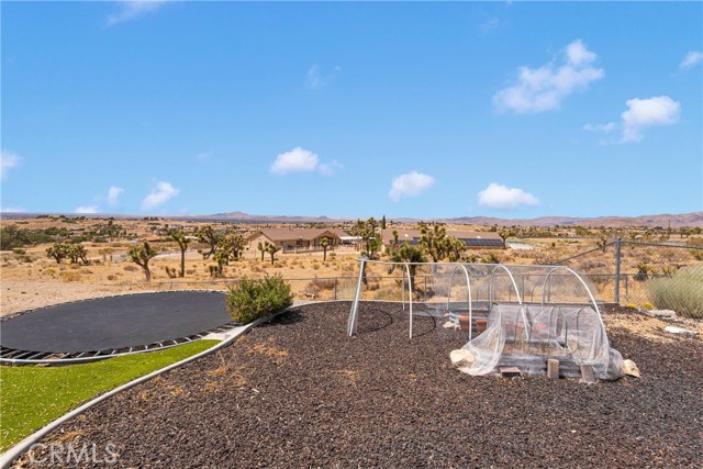 22752 Roundup Way, Apple Valley CA: https://media.crmls.org/medias/27e2825a-679b-4b73-a7ab-b44fadd9def8.jpg